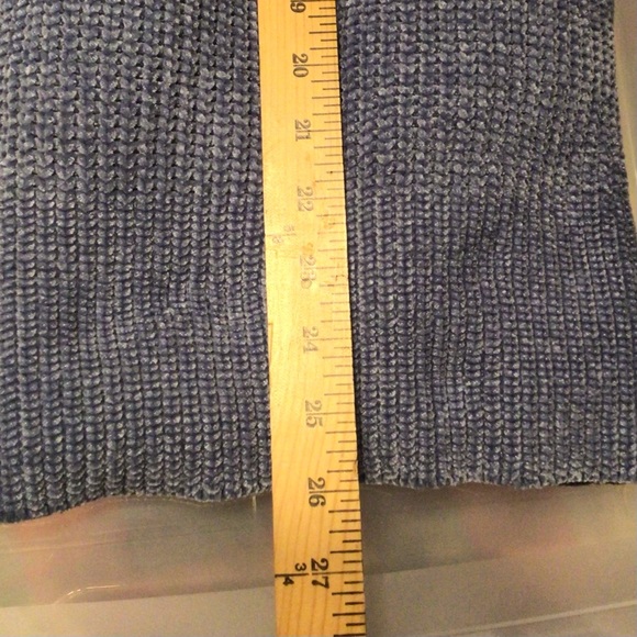 Ava & Viv blue sweater with puff sleeves. - Picture 5 of 6